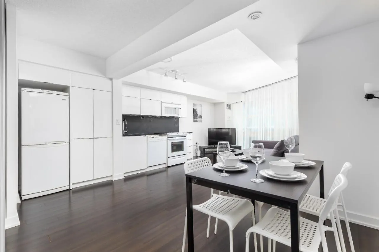 Perfectly Downtown With Free Parking Apartment Toronto Canada