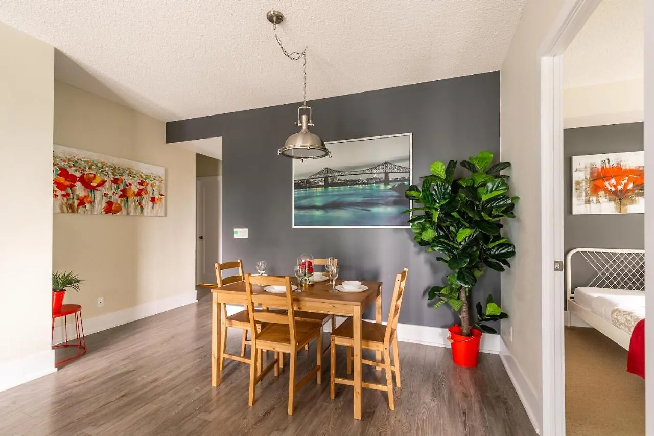 Perfectly Downtown With Free Parking Apartment Toronto