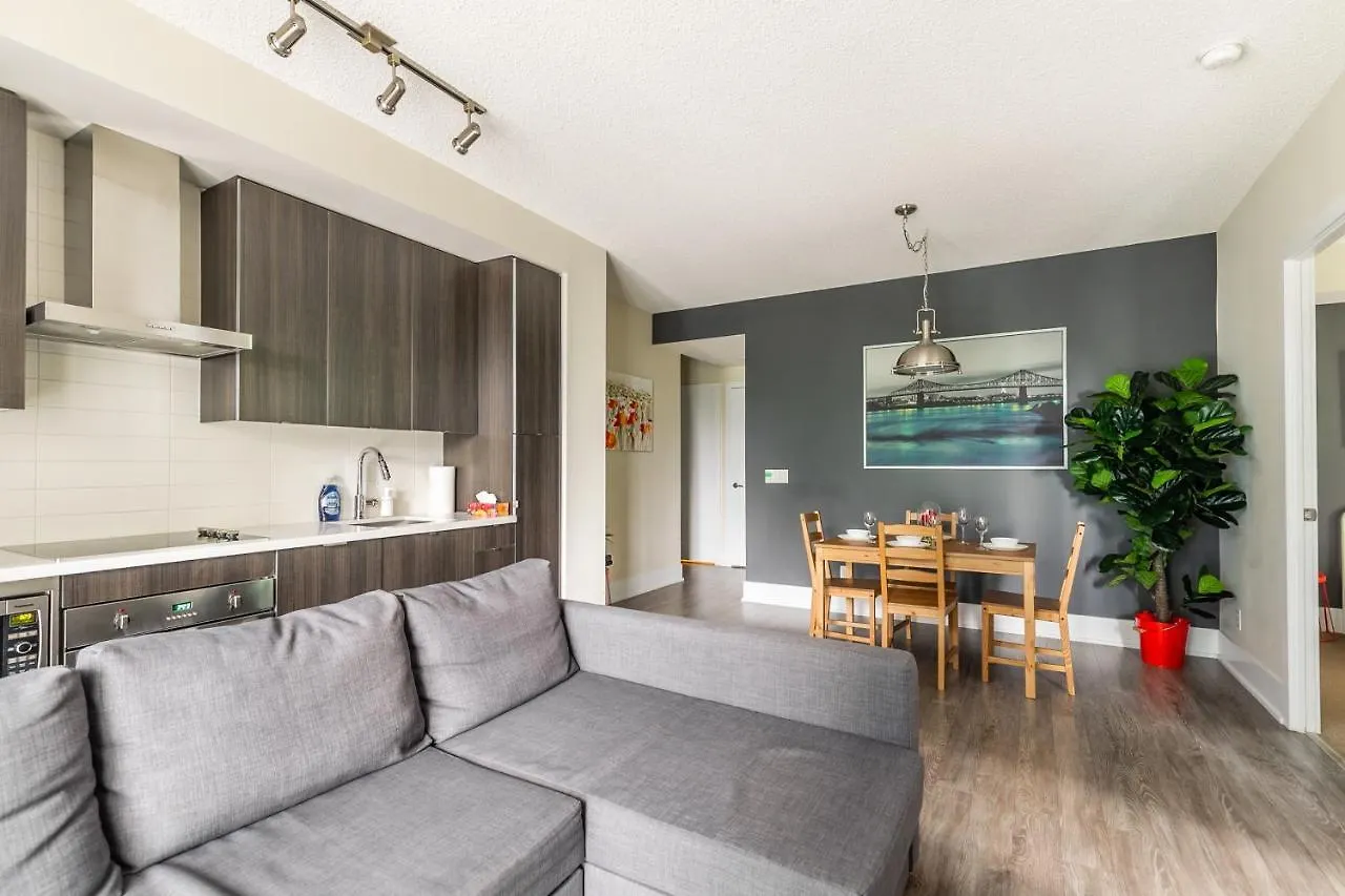 Perfectly Downtown With Free Parking Apartment Toronto