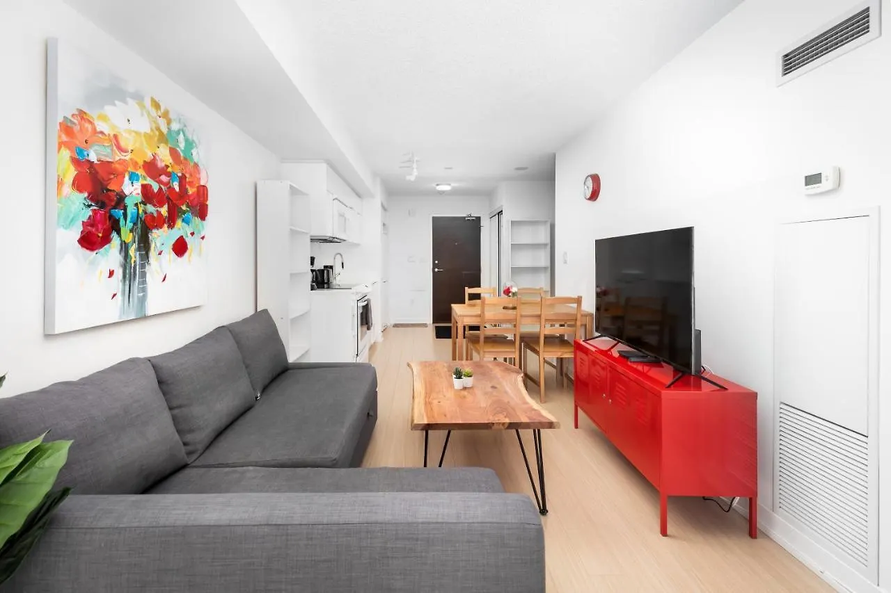Perfectly Downtown With Free Parking Apartment Toronto